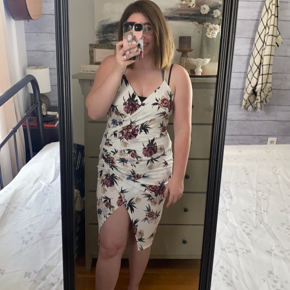 Bodycon Floral Wrap Dress 🌺